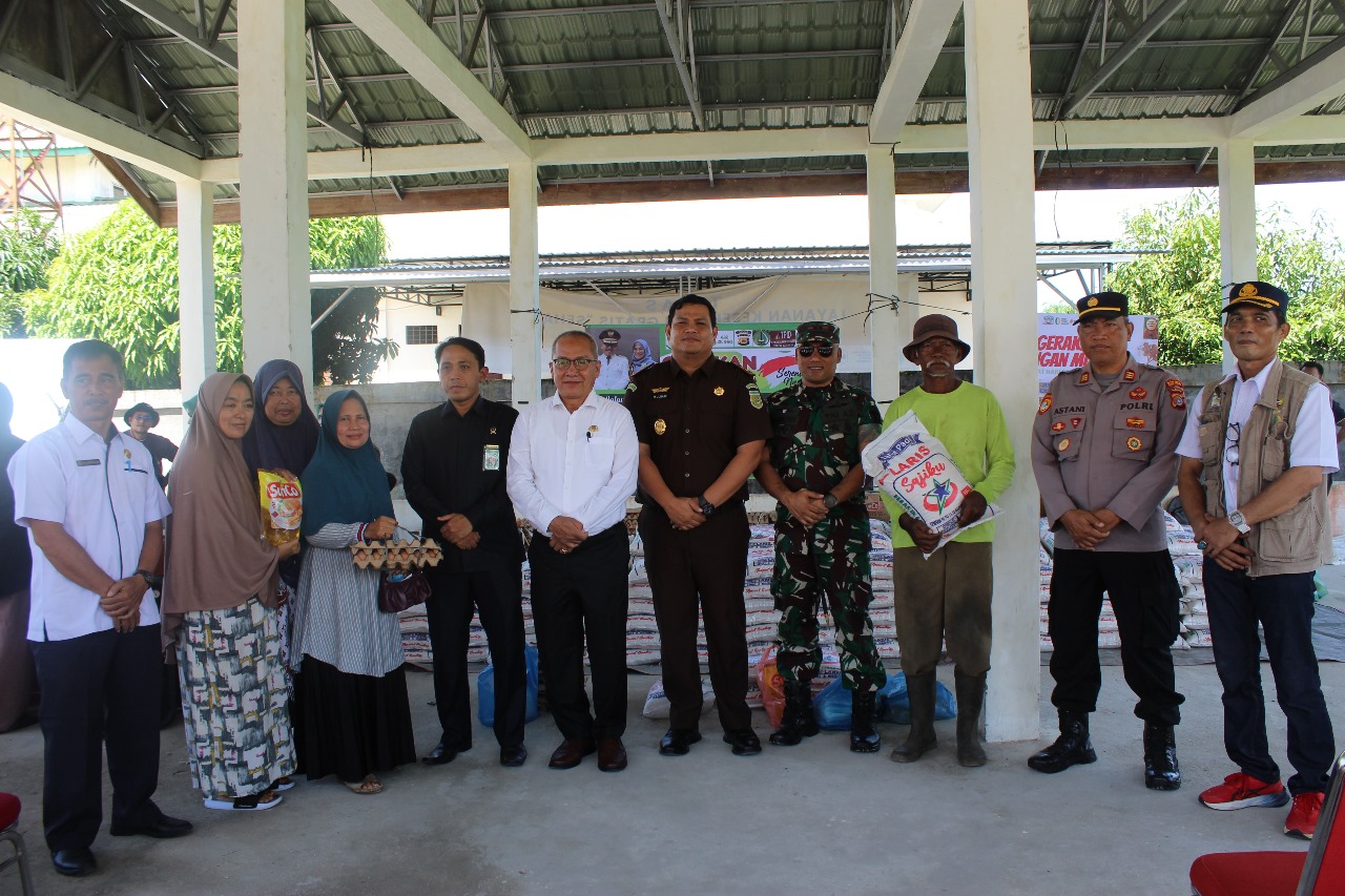 Peringati Hari Pangan Sedunia, Kejari Aceh Singkil dan Dinas Pangan Gelar Pasar Murah